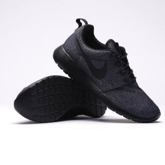 NIKE ROSHE Gray Print Sneakers - Picture 3 of 16